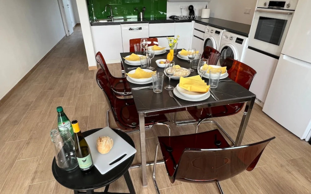 Golden Oasis Retreat in Silves