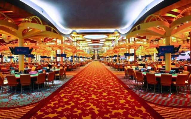 Resorts World Sentosa Festive Hotel