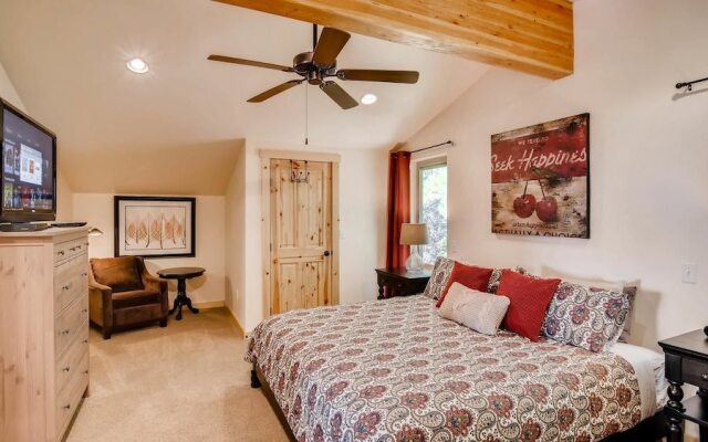 Roslyn Ridge Retreat