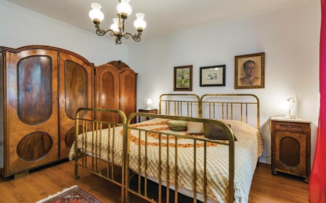 Beautiful Home in Novigrad With Wifi and 2 Bedrooms