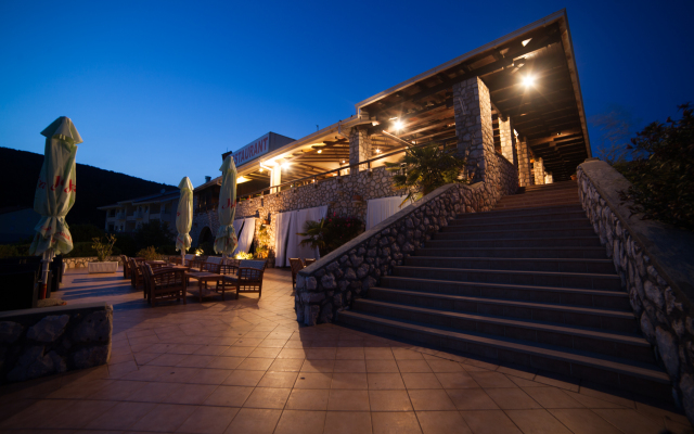 Hotel Zlatni Lav