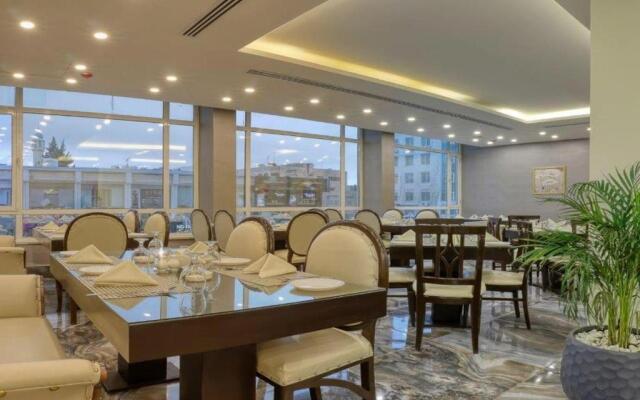 Sandy Palace Hotel
