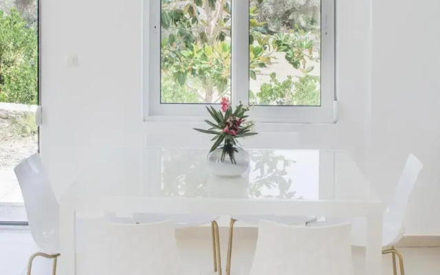 Adhili Residence