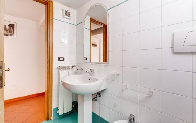 Wonderful Apartment Near The Trevi Fountain