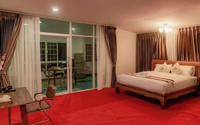 Baan Khlong Mae Kha