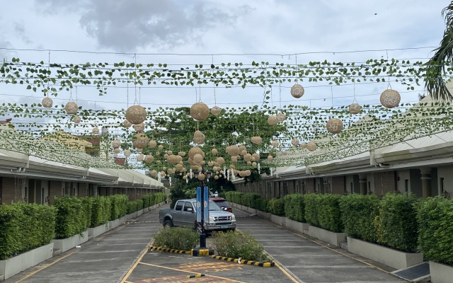 S&M Hotel