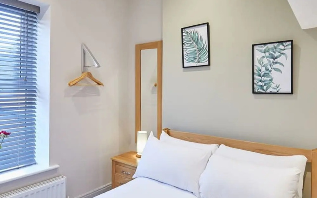 Host Stay Ramblers Retreat