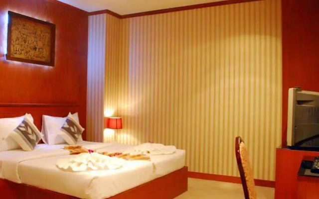 Palm Beach Hotel