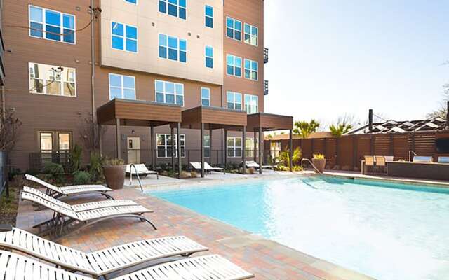 Urbanlights at Legacy West