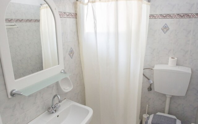 Louiza Hotel