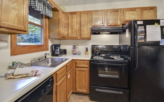 The Honeymooner 1 Bedroom Cabin