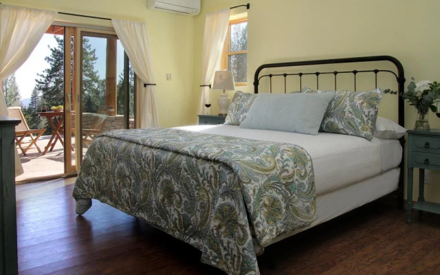 Courtwood Inn