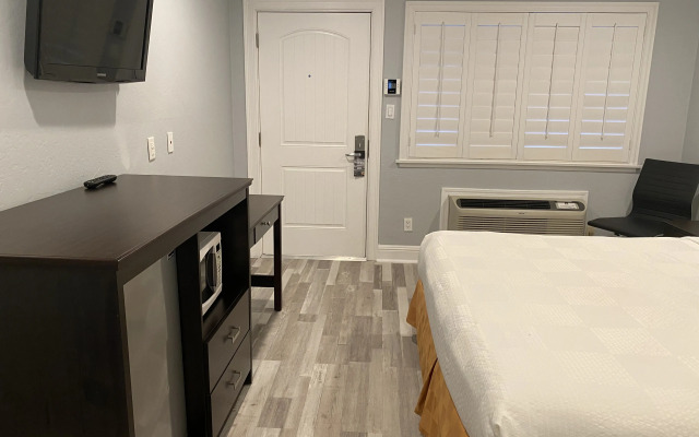 Aura Inn Monterey