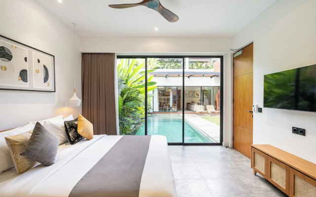 Red Sunset Villa by Betterplace