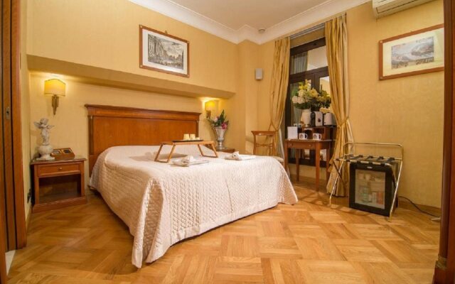 Luxury Rooms H 2000 Roma