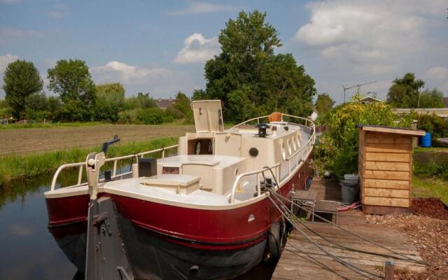 Houseboat Vinkeveen