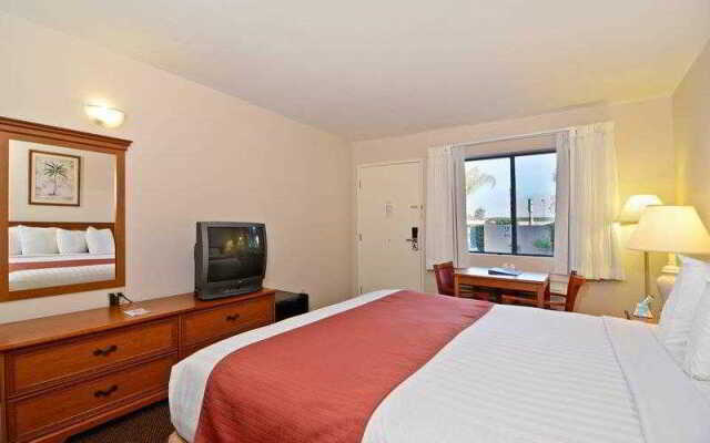 Best Western Golden Triangle Inn - Closed