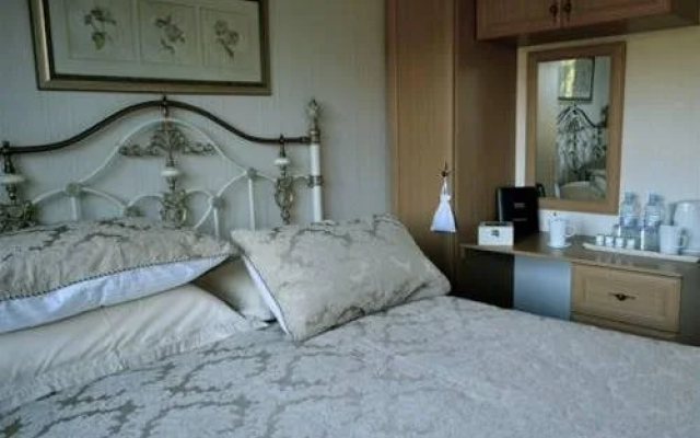 Black Firs Guesthouse