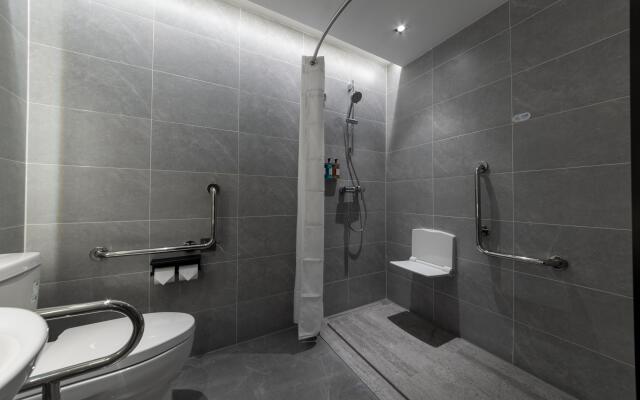 Holiday Inn Express Shenzhen Longhua by IHG