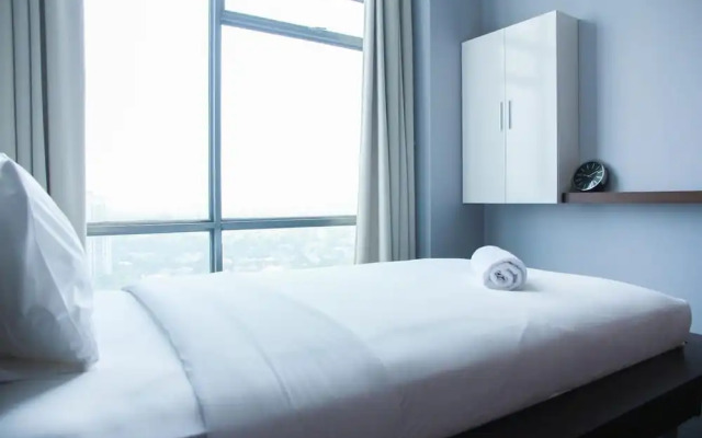 Luxurious 4br Essence Dharmawangsa Apartment