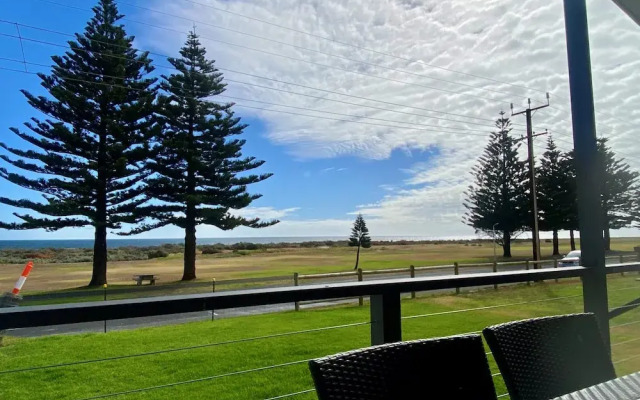 Kingston Foreshore Caravan Park