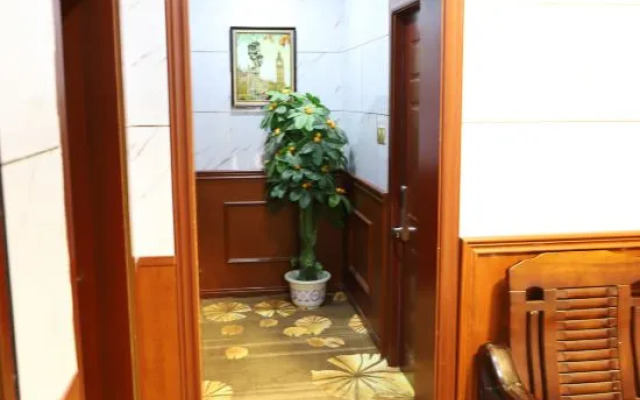 Chunlan Business Hotel