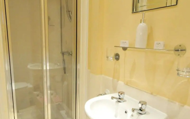 Flexistay Ambers Gatwick Aparthotel