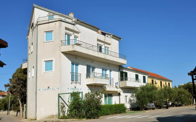 Apartman Mana, Murter