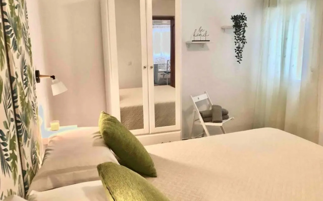 Céntrico apartamento con terraza, parking y WIFI