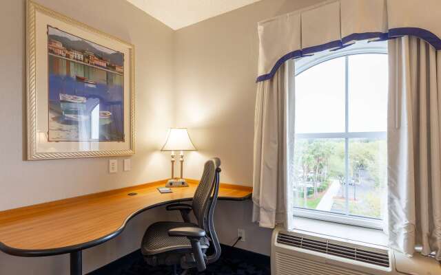 Hampton Inn & Suites Jacksonville Deerwood Park
