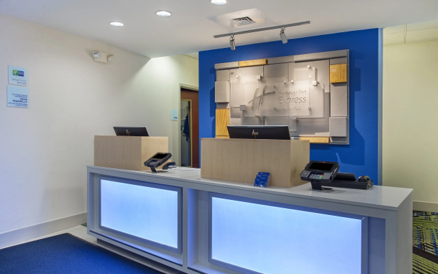 Holiday Inn Express & Suites Lebanon-Nashville Area by IHG