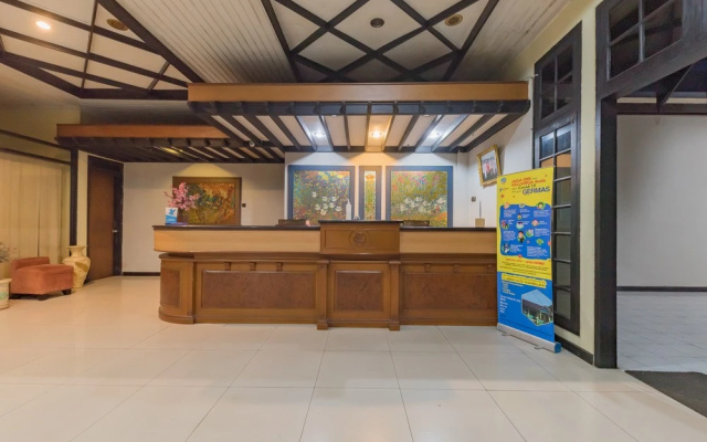 Urbanview Hotel Crown Tasikmalaya by RedDoorz – Hotel Rooms – Tasikmalaya