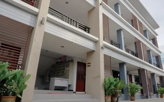 Wuttiwan Apartment
