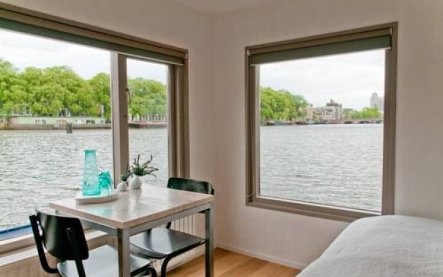 little AMSTEL HouseBoat