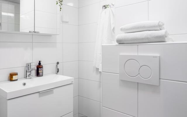 Modern Downtown Studio - "Pikku Ronka" - Hosted by 2ndhomes
