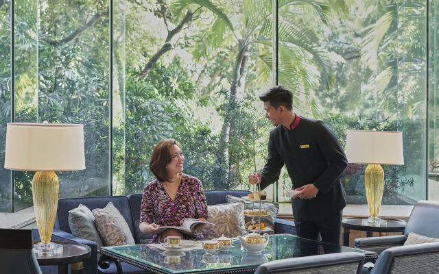 Makati Shangri-La, Manila