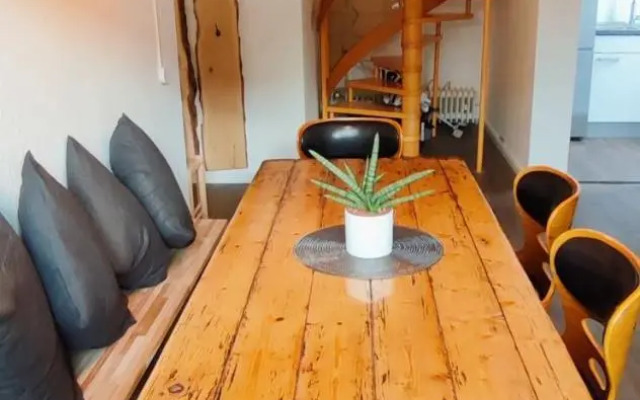 Stilvolle Galeriewohnung im Land der tausend Berge