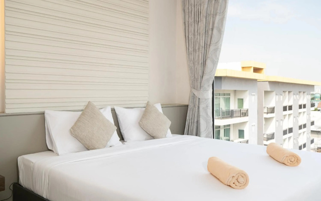 Leenova Hotel