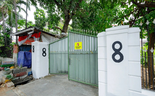 RedDoorz near Jalan Cikini