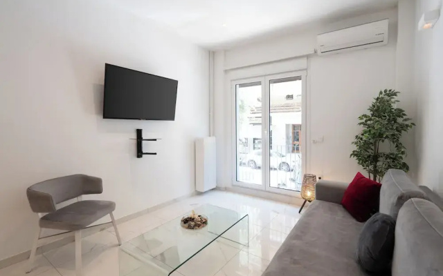 Sophisticated Modern Apt in Athens