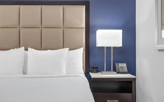 La Quinta Inn & Suites by Wyndham Paris