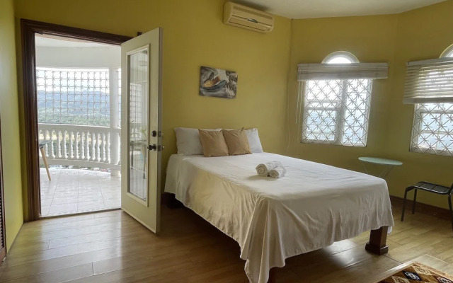 Skyline Suites Sunset Room 1 Bedroom Home by RedAwning