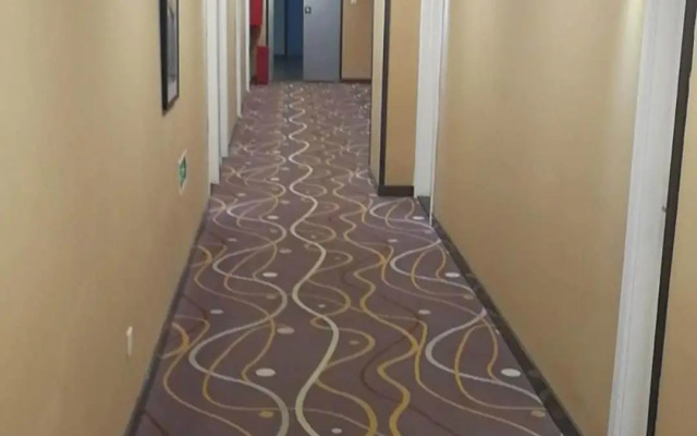 7 Days Inn Premium (Beijing Dongzhimen Airport Express Station)