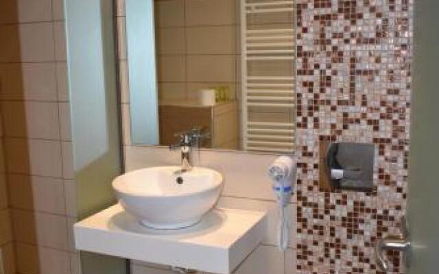 Irini Patira Apartments and Studios