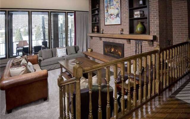 Sunburst Residence 5 Bedrooms 3.5 Bathrooms Home