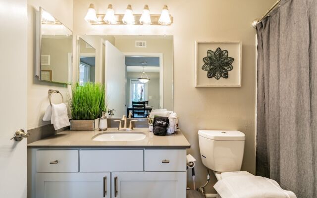 CP-514: Luxury Clearwater Apartment