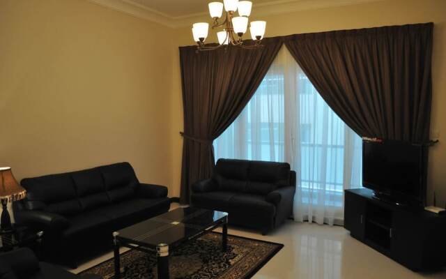 Golden Treasure Tower Family Apartment