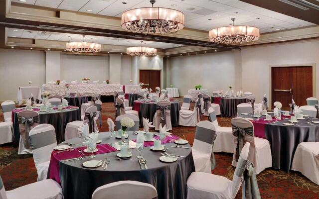 Holiday Inn Hotel & Suites Ottawa Kanata by IHG