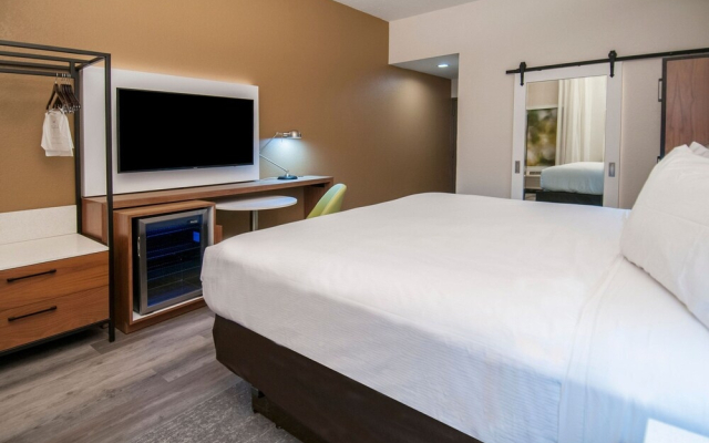 Avalon Hotel & Suites Alexandria