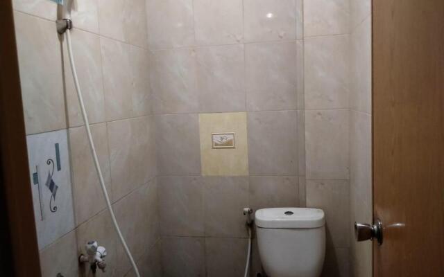 OYO Life 90035 Merci Club